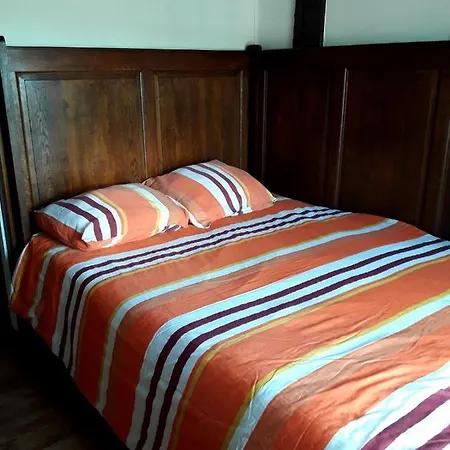 Wines Hoepel Bed & Breakfast Hotton
